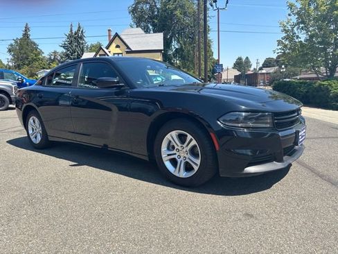 Used 2023 Dodge Charger SXT RWD image 2