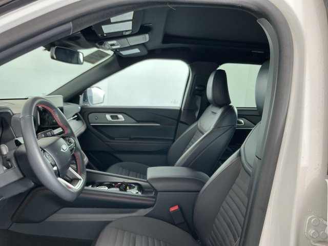 Used 2025 Ford Explorer ST-Line w/ Premium Package AWD/4WD image 10