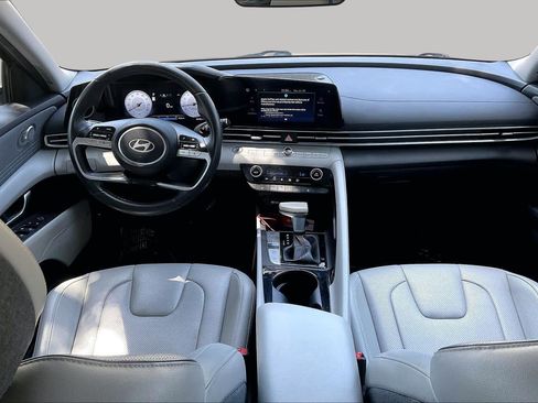 Certified 2024 Hyundai Elantra Limited FWD image 16