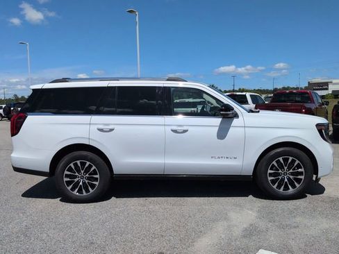 Used 2025 Ford Expedition Platinum AWD/4WD image 3