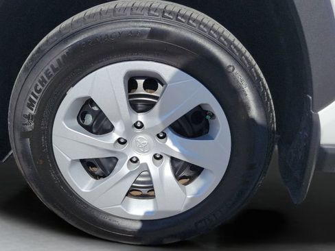 Certified 2025 Toyota RAV4 LE FWD image 25