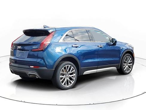 Used 2019 Cadillac XT4 Premium Luxury w/ Cold Weather Package FWD image 3