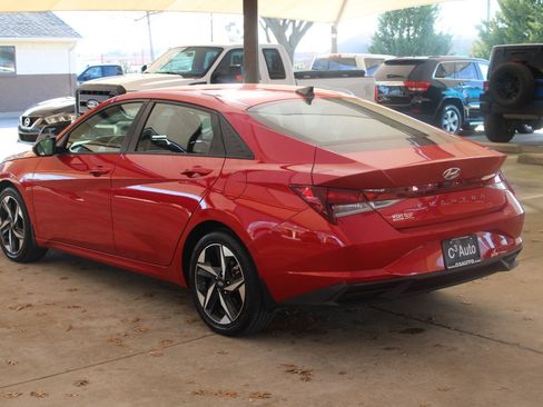 Used 2023 Hyundai Elantra SEL w/ Convenience Package image 8