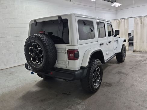 Used 2023 Jeep Wrangler Unlimited Rubicon 4xe w/ Cold Weather Group AWD/4WD image 7