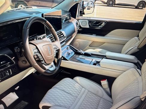 Used 2022 Lincoln Navigator L Black Label AWD/4WD image 3