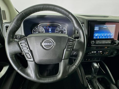 Used 2023 Nissan Frontier SV w/ Technology Package RWD image 11