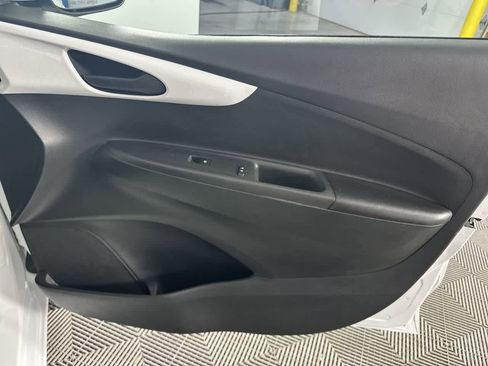 Used 2017 Chevrolet Spark LT FWD image 21