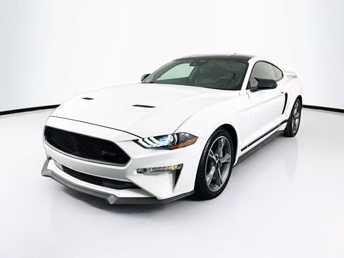 Used 2023 Ford Mustang GT Premium w/ Equipment Group 401A RWD image 3