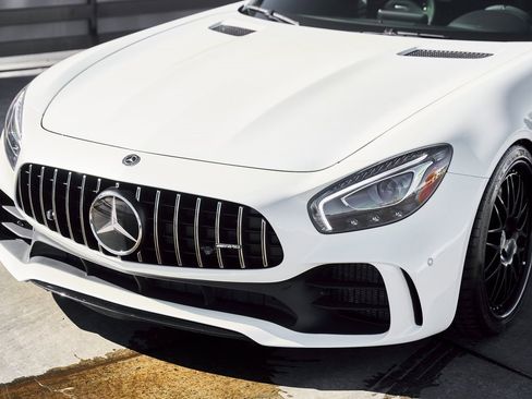 Used 2018 Mercedes-Benz AMG GT R image 6
