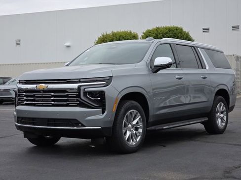 New 2025 Chevrolet Suburban Premier image 2