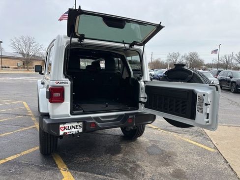New 2025 Jeep Wrangler Sahara image 10
