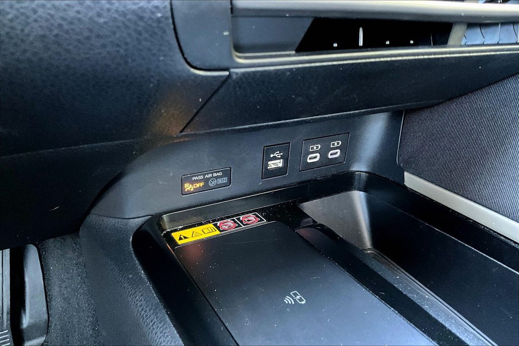 Used 2025 Toyota Camry LE FWD image 17