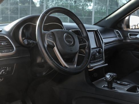 Used 2015 Jeep Grand Cherokee Limited w/ Luxury Group II image 3