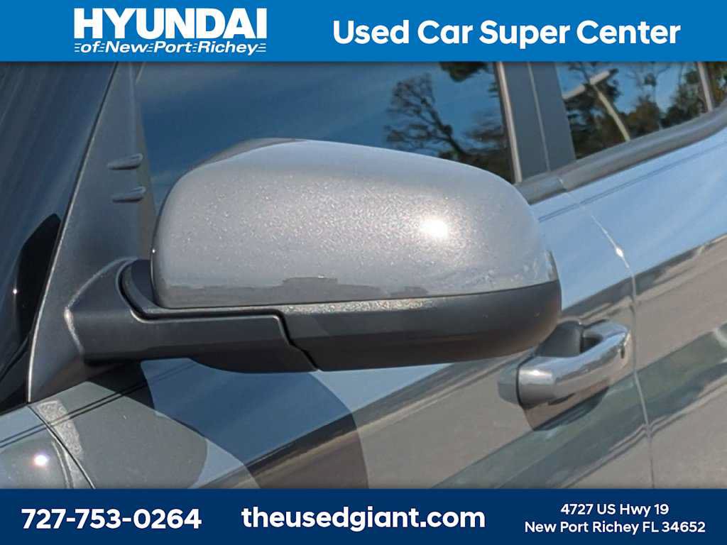 Certified 2025 Hyundai Venue SEL FWD image 11