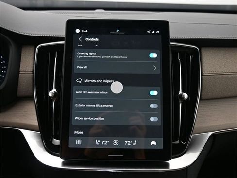 New 2026 Volvo XC90 B6 Plus w/ Protection Package Premier image 18