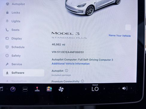 Used 2021 Tesla Model 3 Standard Range Plus image 23