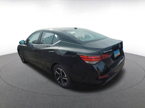 Used 2025 Nissan Sentra SV image 5