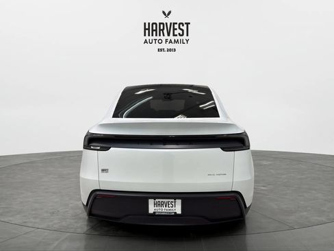Used 2026 Tesla Model Y AWD image 5