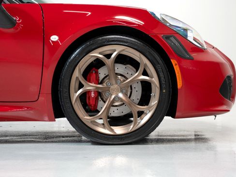 Used 2018 Alfa Romeo 4C Spider image 41