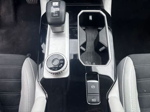 Used 2025 Mitsubishi Outlander SE FWD image 17