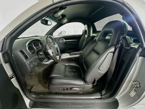 Used 2004 Chevrolet SSR w/ Preferred Equipment Group RWD image 13