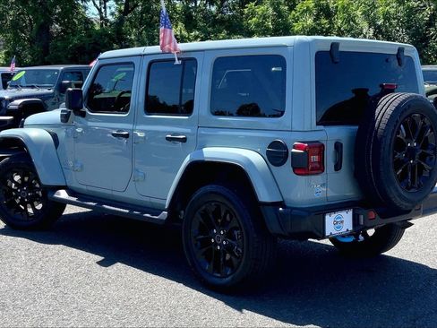 Certified 2024 Jeep Wrangler Unlimited Sahara w/ Dual Top Group AWD/4WD image 9
