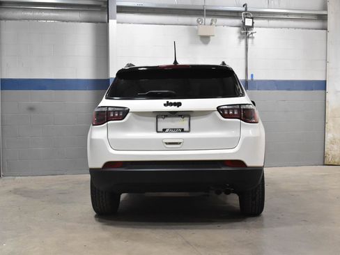 Used 2019 Jeep Compass Latitude FWD image 25