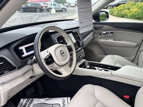 Certified 2025 Volvo XC90 T8 Plus w/ Protection Package Premier AWD/4WD image 16