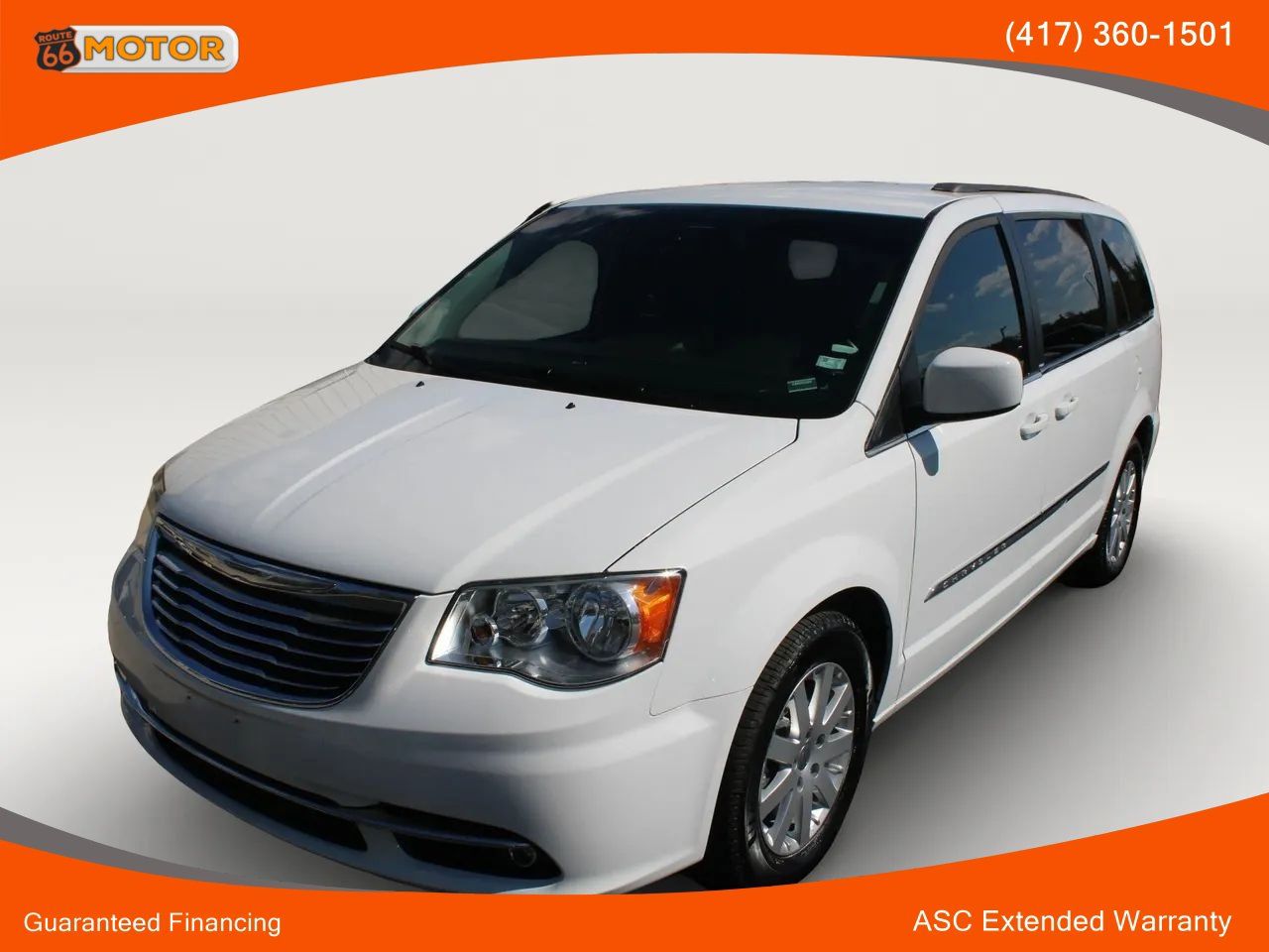 Used 2014 Chrysler Town & Country Touring FWD image 1
