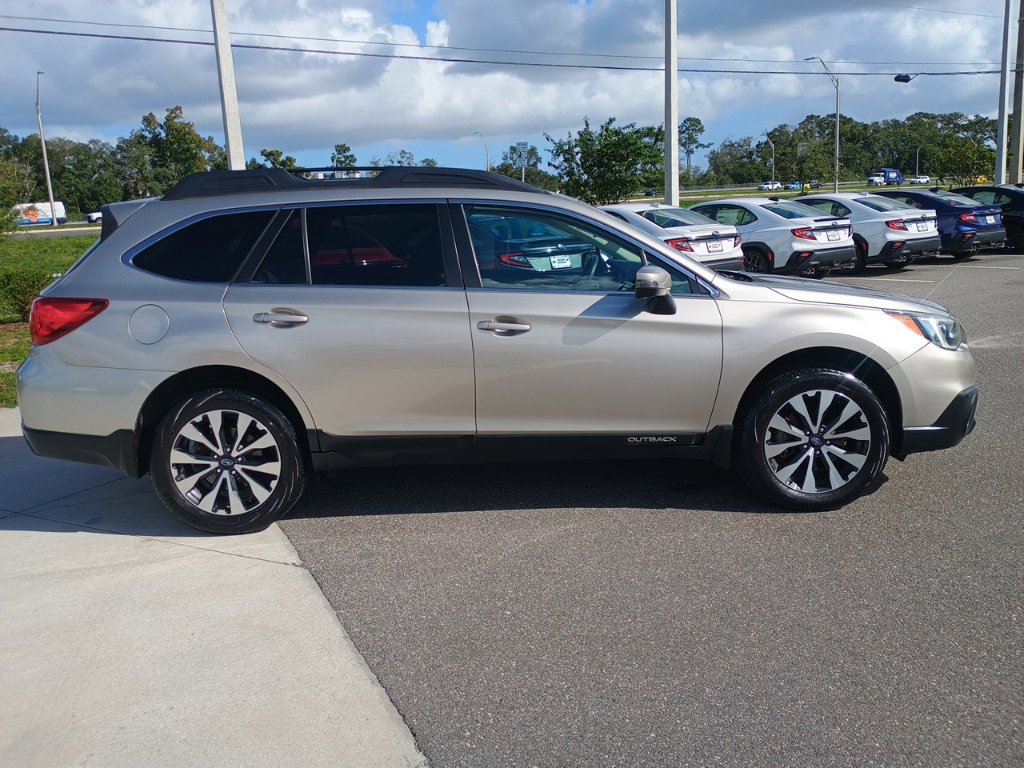 Used 2017 Subaru Outback 2.5i Limited AWD/4WD image 4