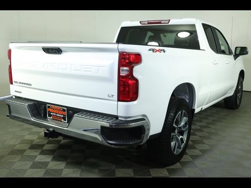 Used 2023 Chevrolet Silverado 1500 LT AWD/4WD image 19