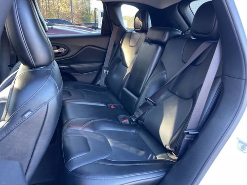 Used 2023 Jeep Cherokee Altitude Lux image 19