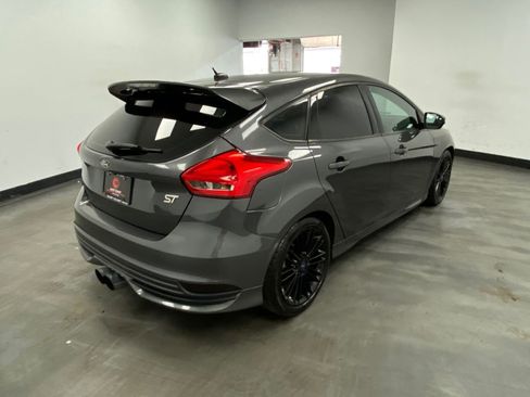 Used 2017 Ford Focus ST w/ Equipment Group 401A image 6