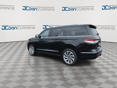 Used 2023 Lincoln Navigator Reserve AWD/4WD image 6