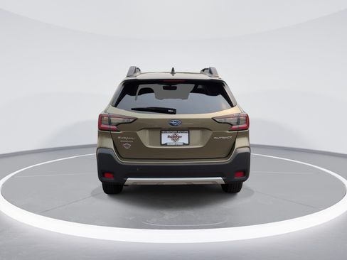 Used 2025 Subaru Outback Limited AWD/4WD image 6