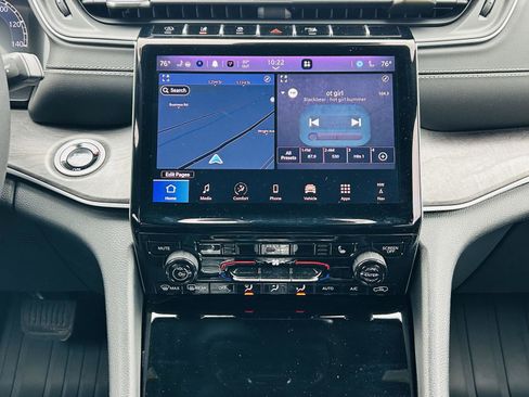 Used 2025 Jeep Grand Cherokee L Limited AWD/4WD image 23