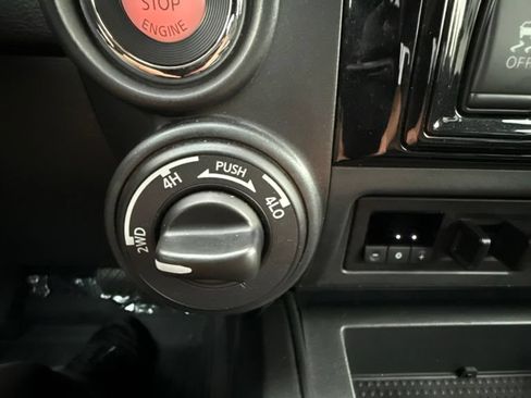 Used 2024 Nissan Titan PRO-4X w/ Pro-4x Utility Package AWD/4WD image 32