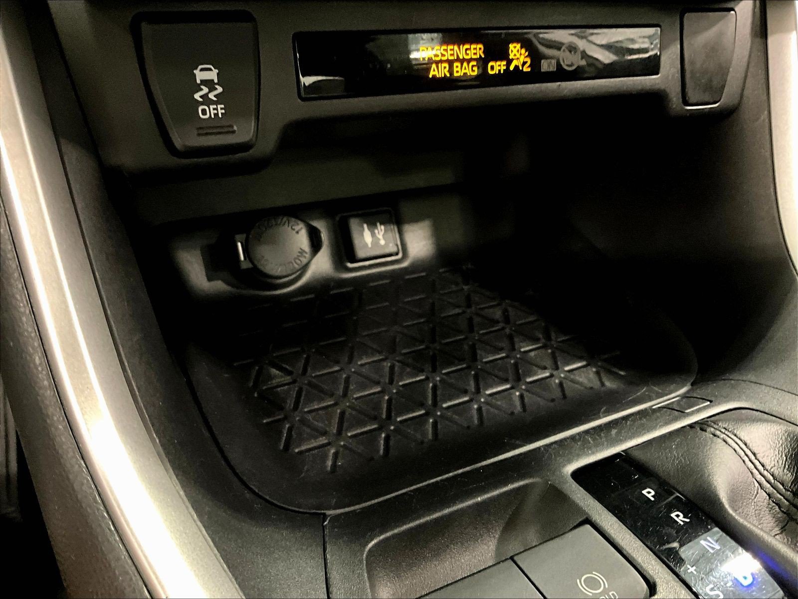 Used 2019 Toyota RAV4 LE w/ All Weather Liner Package FWD image 16