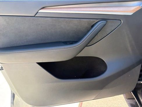 Used 2023 Tesla Model Y Long Range AWD/4WD image 19