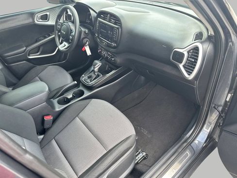 Used 2024 Kia Soul LX w/ Option Group 015 FWD image 25