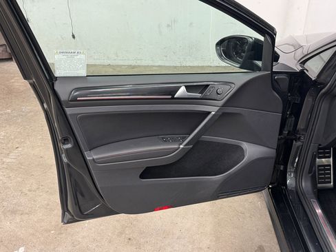 Used 2015 Volkswagen GTI Autobahn w/ Lighting Package (SEL) FWD image 12