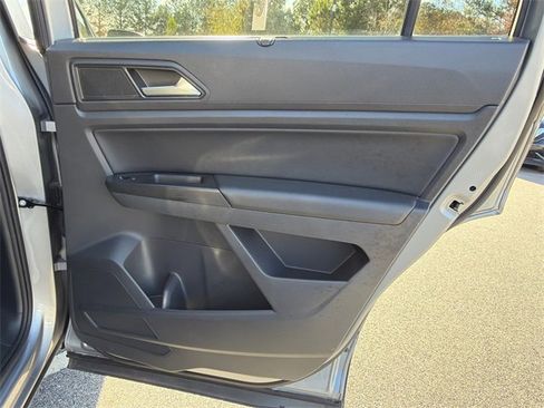 Used 2021 Volkswagen Atlas SE image 16