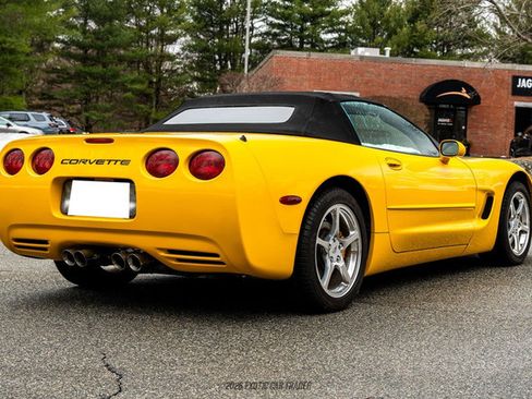 Used 2001 Chevrolet Corvette Convertible w/ Preferred Equipment Group2 image 21