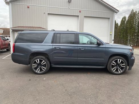 Used 2020 Chevrolet Suburban Premier image 4