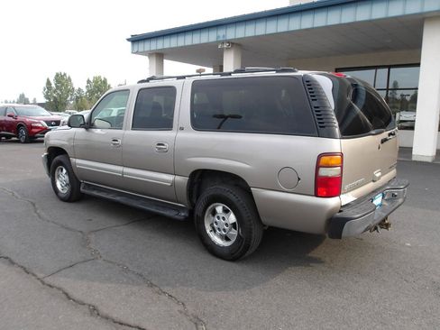 Used 2003 Chevrolet Suburban LT w/ LT Preferred Equipment Group AWD/4WD image 3