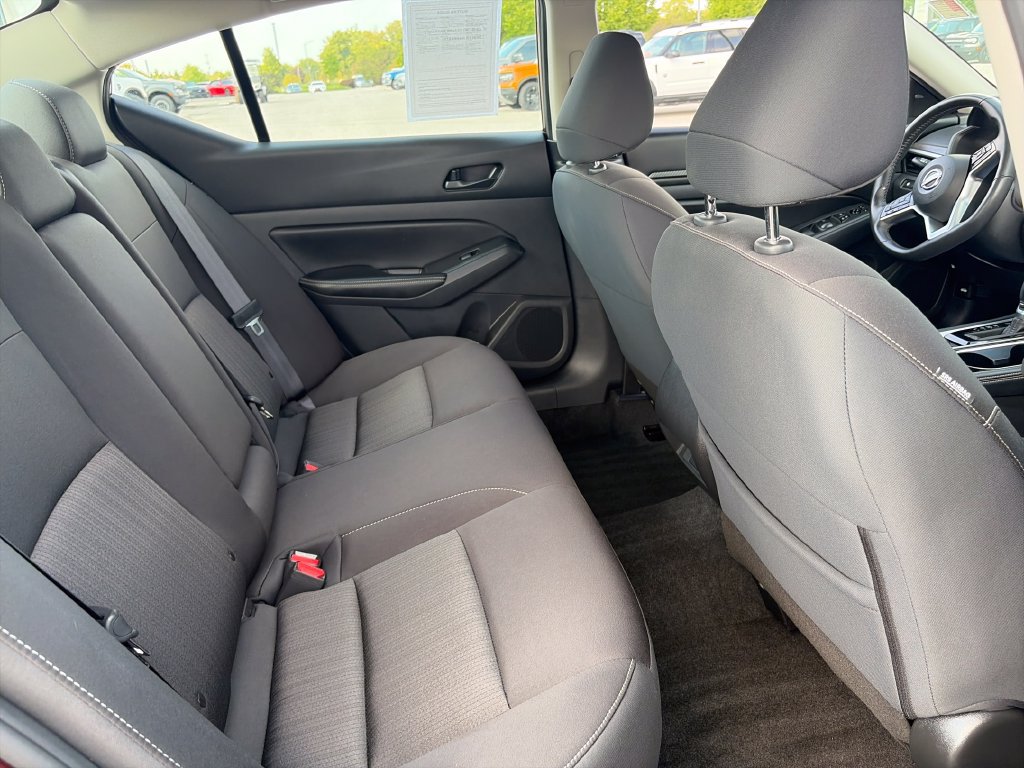 Used 2024 Nissan Altima 2.5 SV w/ SV Premium Package FWD image 30