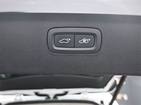 Used 2018 Volvo XC90 T6 Inscription w/ Convenience Package image 26