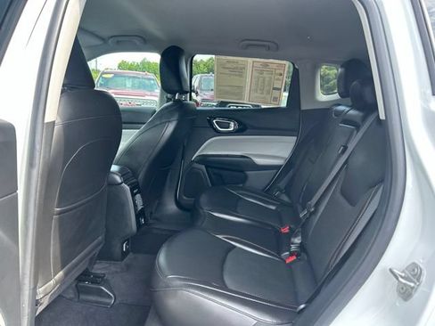 Used 2022 Jeep Compass Limited AWD/4WD image 17