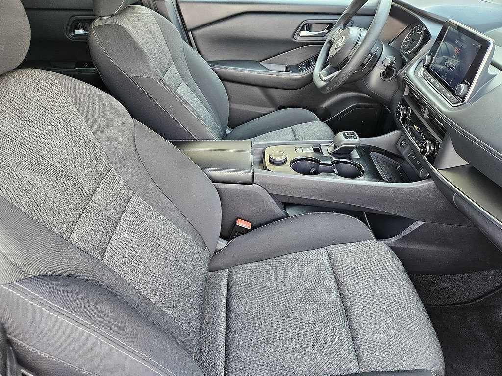 Used 2024 Nissan Rogue SV AWD/4WD image 11