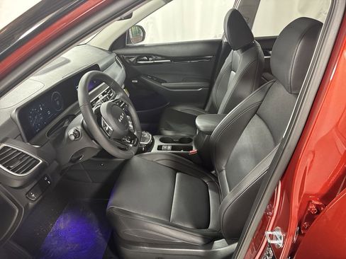 Certified 2025 Kia Seltos SX w/ SX Sunroof Package image 13